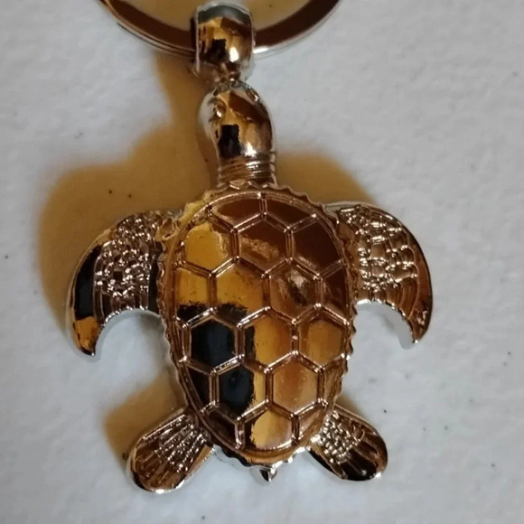 Sea turtle keychain - Picture 2 of 2